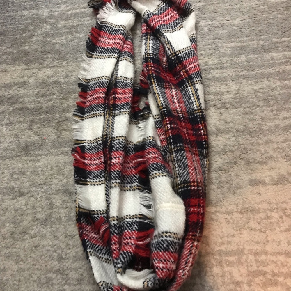 Infinity Scarf - Picture 2 of 3